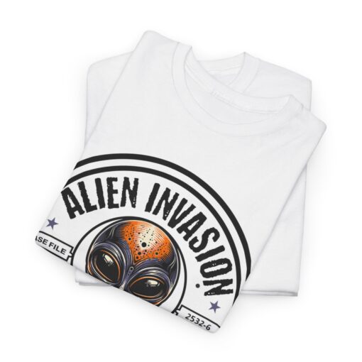 Unisex heavy cotton tee with the text 'Alien Invasion Survivor Club.